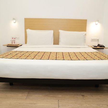 Crayon Hotels 甘地讷格尔 外观 照片